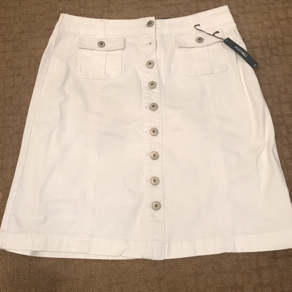 Roz & Ali white denim button down skirt 14